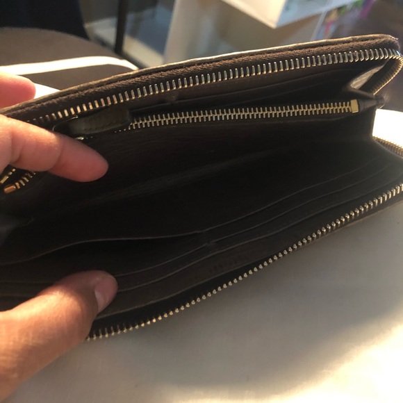 Authentic Miu Miu Wallet - Picture 6 of 16